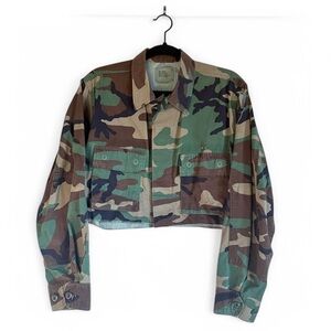 Vintage Cropped Camo Army Jacket 20.5 x 18